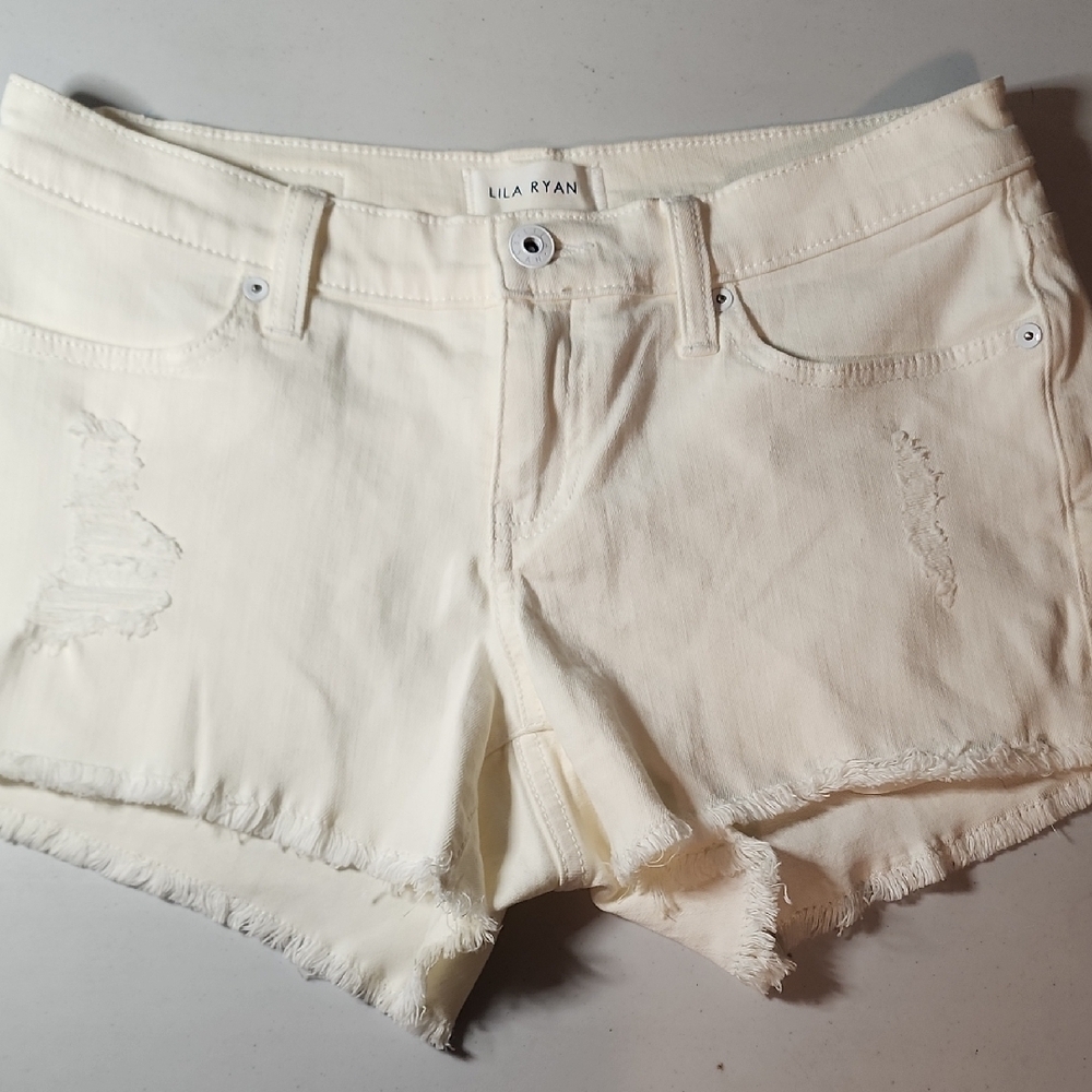 LILA RYAN NWOT Cream Jean Shorts Distressed Cut-Off